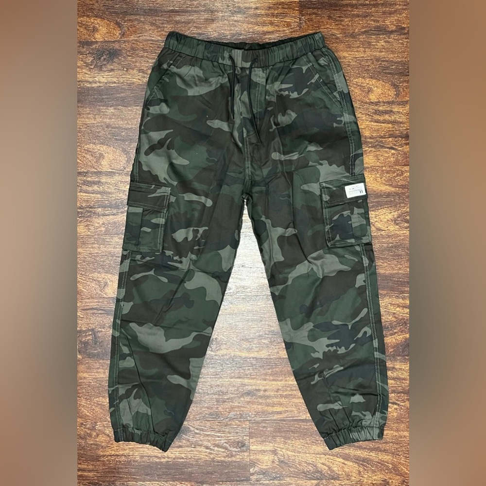 Men’s Size L HKS Camo Cargo Jogger Pants